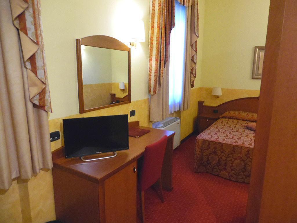 Hotel Majestic San Giuliano Milanese Eksteriør bilde