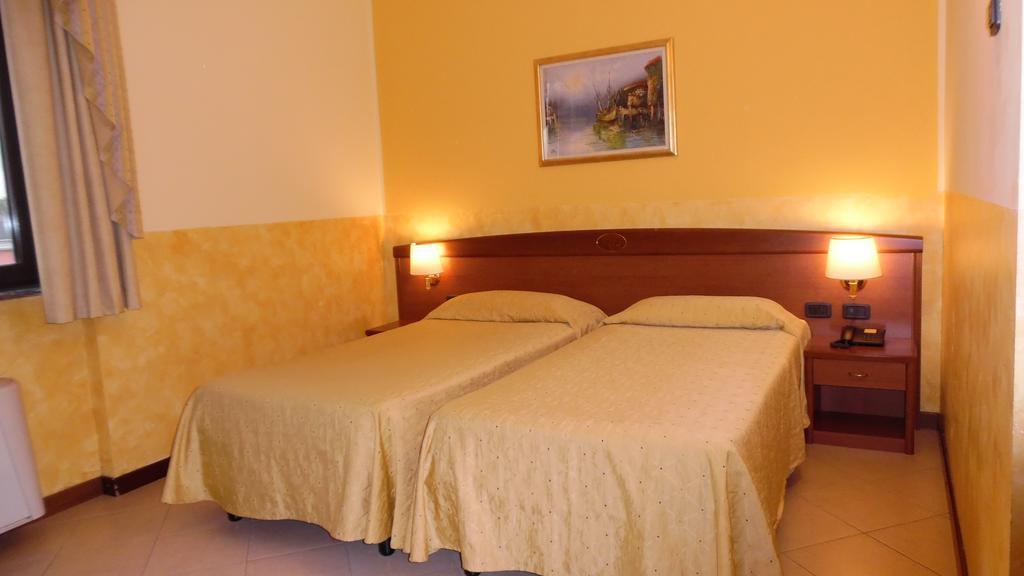 Hotel Majestic San Giuliano Milanese Eksteriør bilde