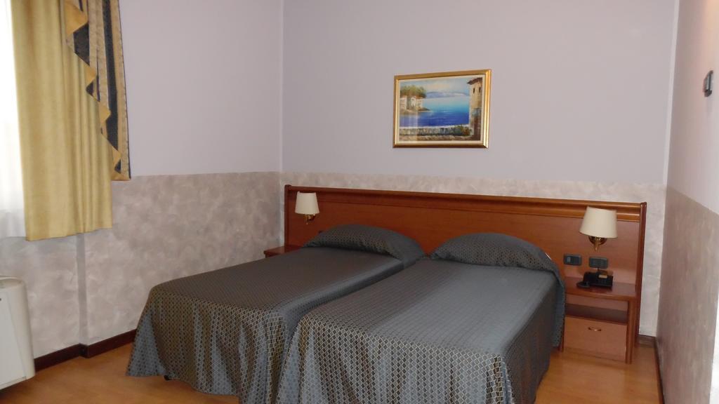 Hotel Majestic San Giuliano Milanese Eksteriør bilde